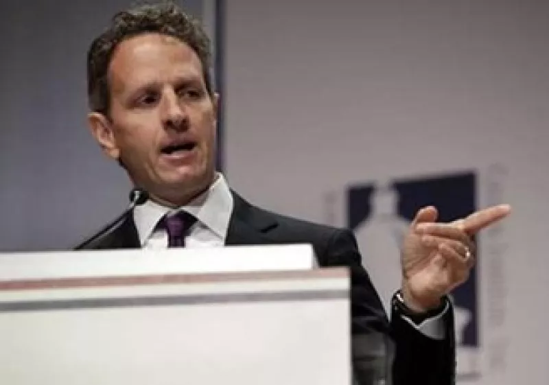 Tim Geithner dijo que la economía de EU requiere de estímulos sostenidos hasta que la recuperación sea sólida. (Foto: Reuters)