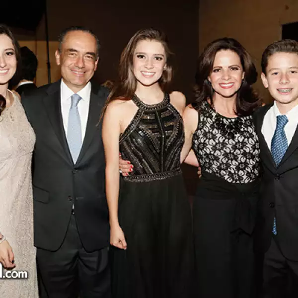 María Fernanda, Alfredo, Regina, Marcy y Alfredo Guillen