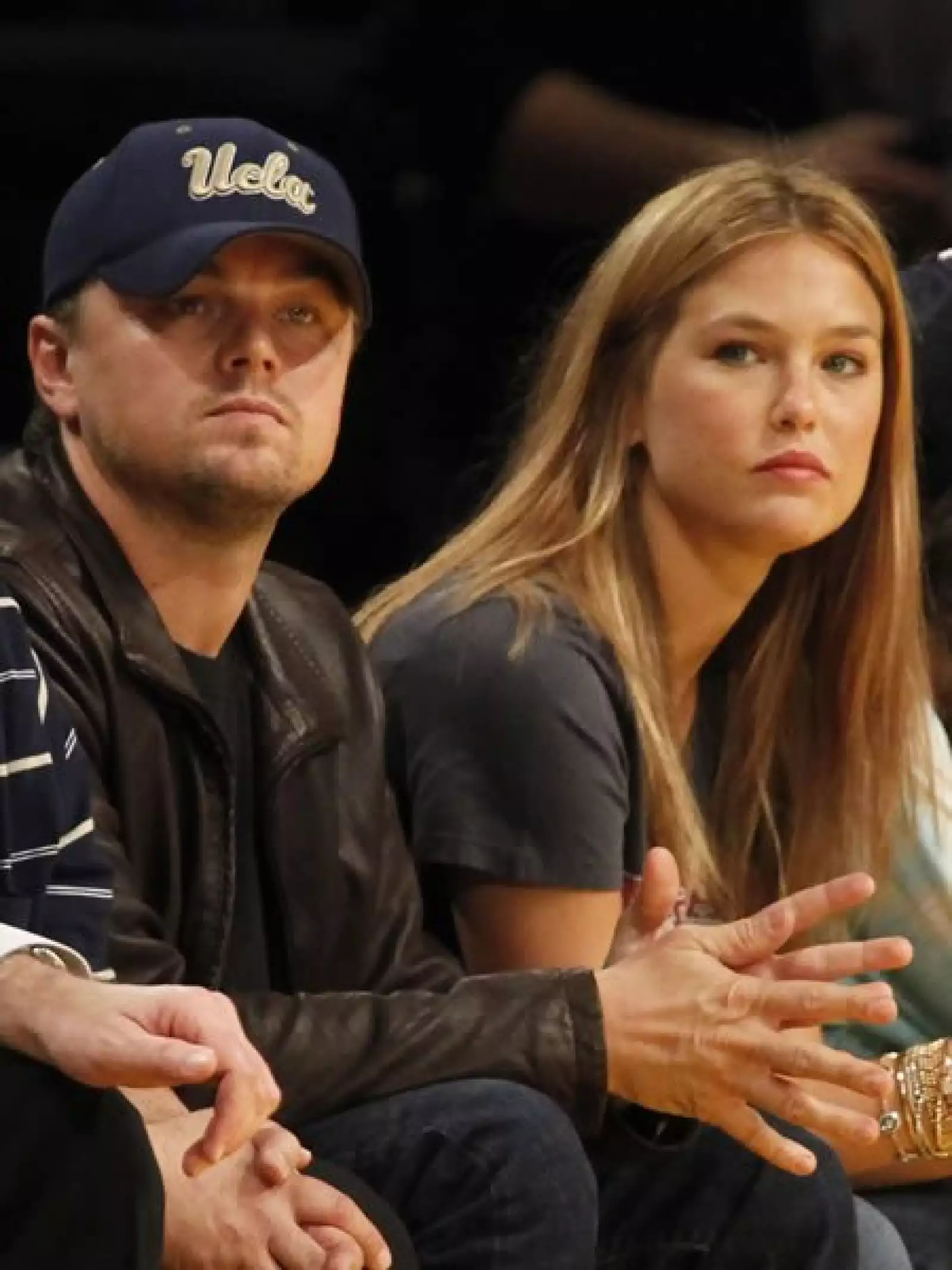 Leonardo DiCaprio y Bar Refaeli fueron vistos juntos, en un juego de los Lakers y también de vacaciones en México, después de que el pasado junio se separaran pues el actor de 34 años consideraba que ya era muy serio el compromiso con la modelo y prefirió
