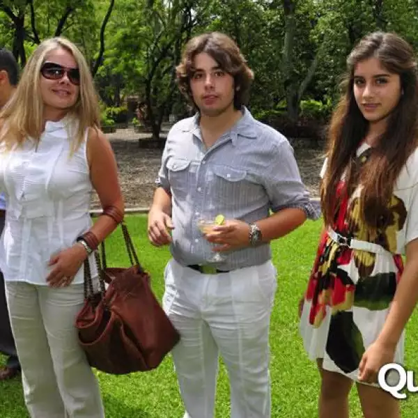 Entrega de las 2 barricas del nuevo producto” Doble Barrica