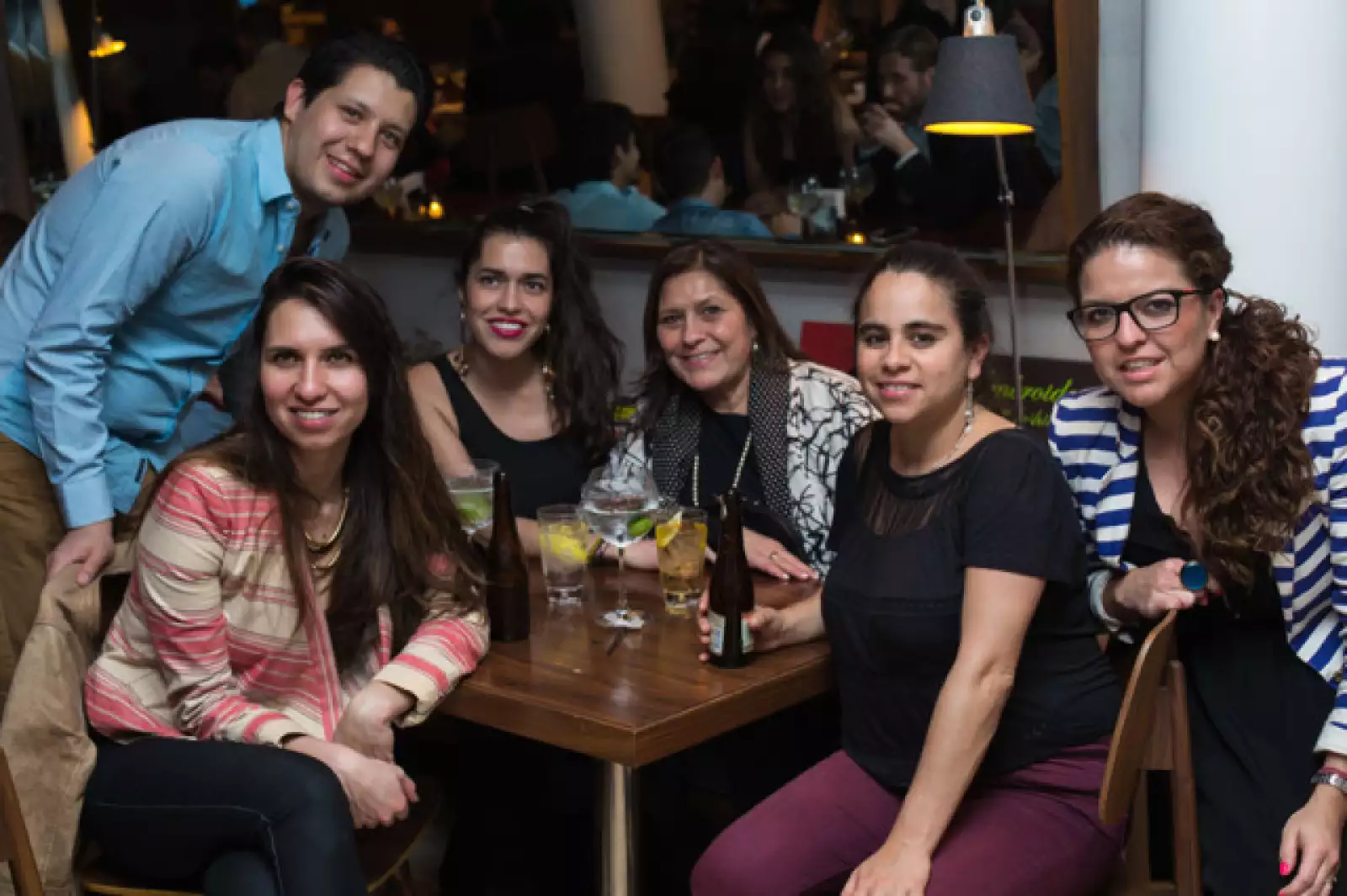 Alejandro Lepe, Deyanira Almazán, Alejandra Almazán, Virginia Medina, Emilia Ramírez y Bárbara Almazán