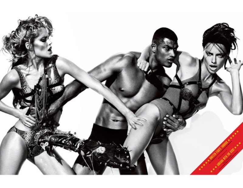 Tres bellezas bajo el experto lente de Mario Testino.