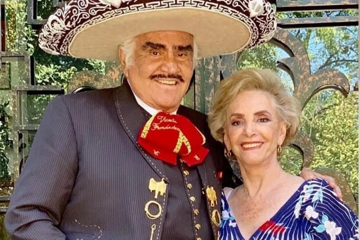 Vicente Fernández y doña Cuquita