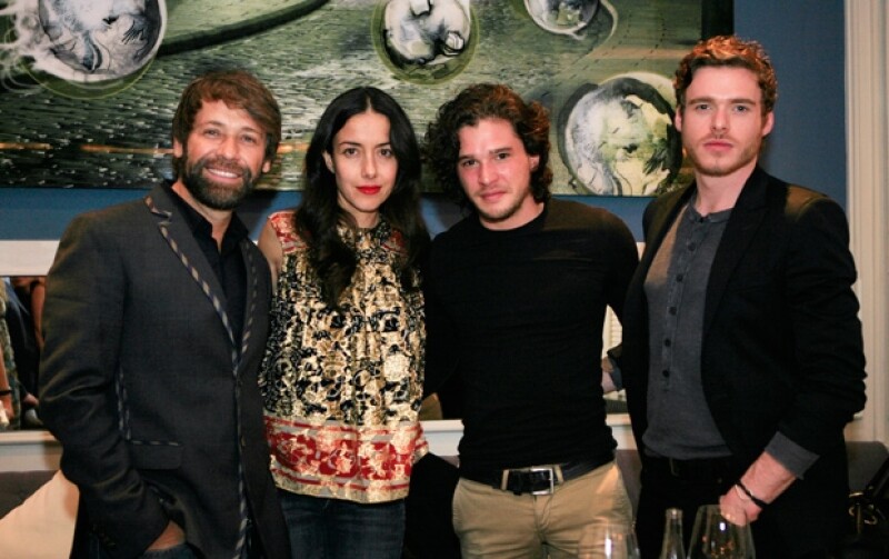 Juan Manuel Bernal, Cecilia Suárez, Kit Harington y Richard Madden.
