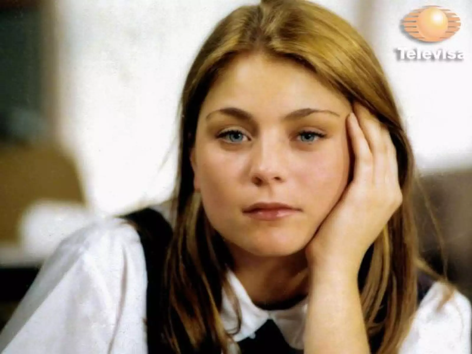 En 1997 actuó en `Huracán´, novela protagonizada por Angélica Rivera y Eduardo Palomo, en la que ya podía verse a una actriz juvenil en crecimiento.