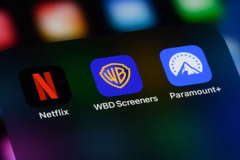 Cómo la compra de Warner Bros. por Paramount sacude el acceso a contenidos en plena competencia con Netflix