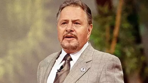 El 7 de junio de 1999, el conductor de televisión fue asesinado al impactarle varios tiros de metralladora, cuando salía de un restaurante al sur de la Ciudad de México.