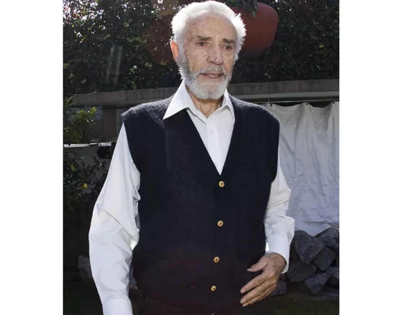 Hace unos momentos el actor, por indicación médica, fue trasladado de Terapia Intermedia al área especializada; hace 10 días sufrió un infarto.