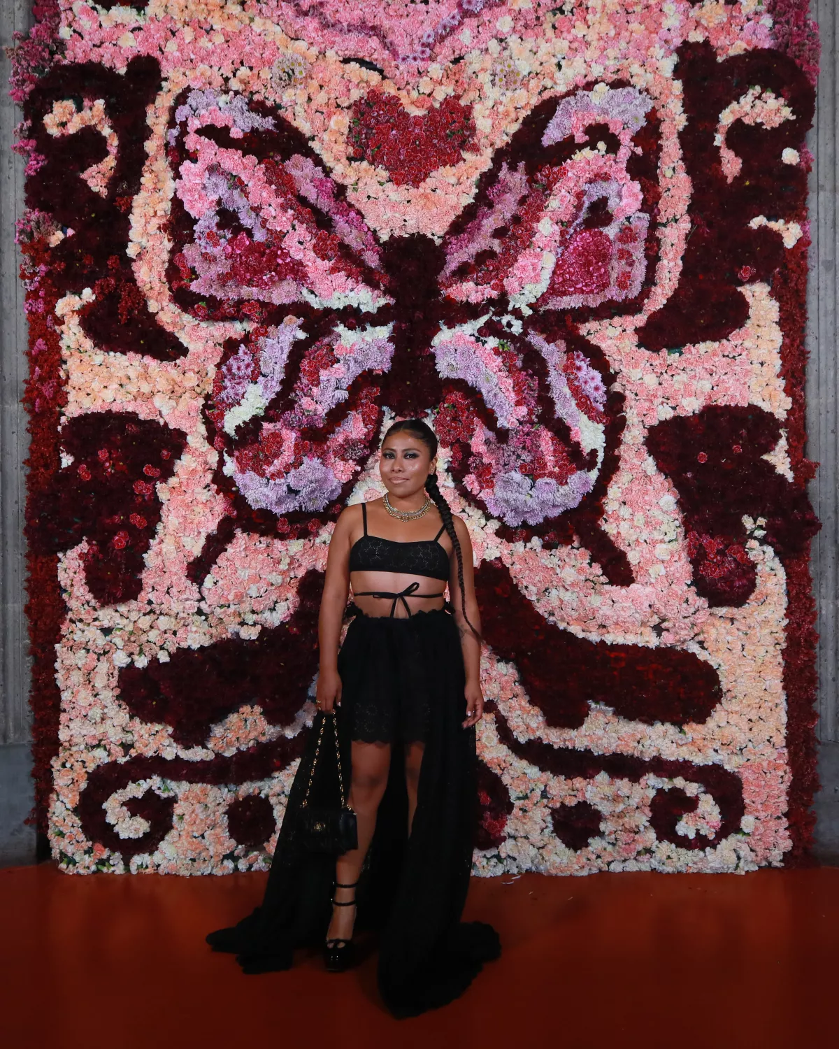 Yalitza llevó un look de la colección Primavera-Verano 2023 de Dior.