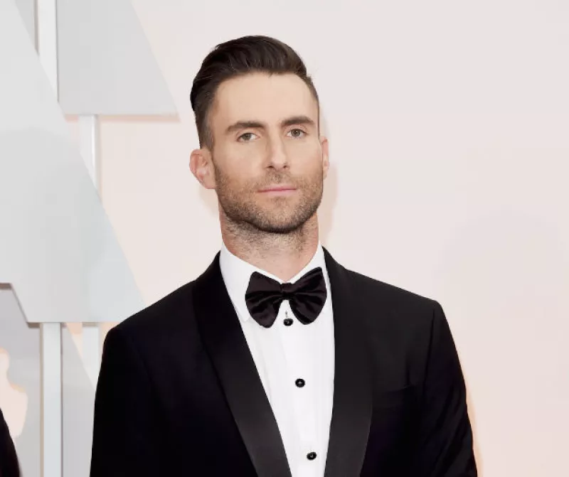 Esto es lo que pasa cuando tu amor platónico deja la soltería. La reacción de Mila es sorprendente, pues al enterarse de la noticia rompe en llanto.