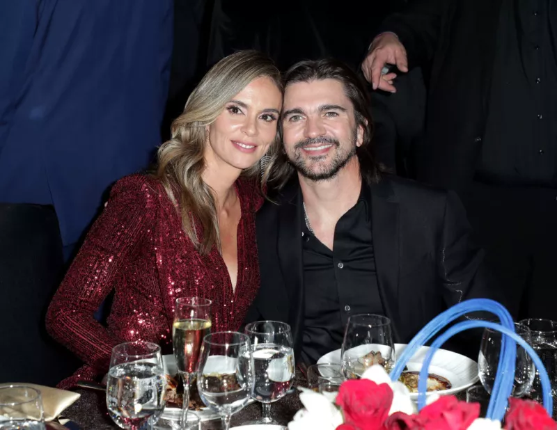 Juanes y Karen Martínez