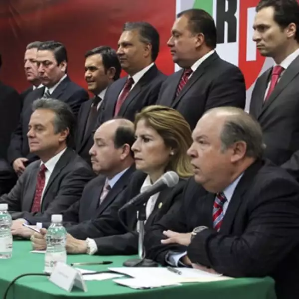 Enrique Peña Nieto presenta a su equipo de campaña 