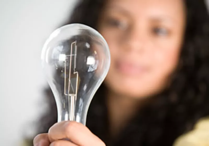 Los focos o bombillas de luz desaparecerán, poco a poco.  (Foto: Jupiter Images)