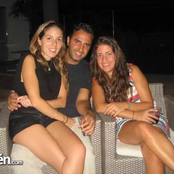 Ceci y Gabriel Preciado con Michelle Cherem