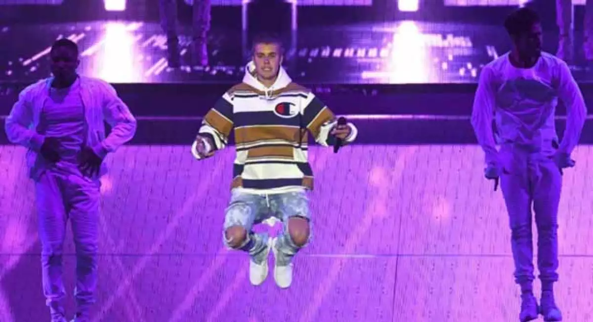 Por desgracia, Justin Bieber ya no es usuario de Instagram para presumir a través de ese medio que acaba de romper 8 Records Guiness en relación con la transmisión de música y social media.