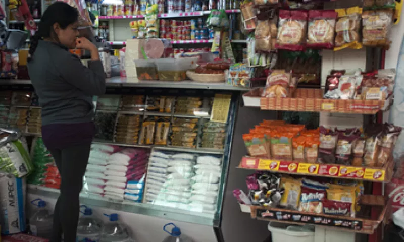 Posiblemente, los productores tendrán que trabajar con su portafolio y migrar a presentaciones que sean más rentables para ellos debido a los nuevos impuestos. (Foto: Cuartoscuro)