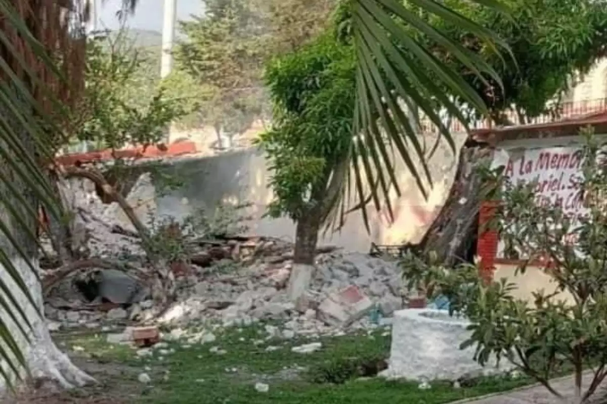 ayotzinapa-explosion.jpg