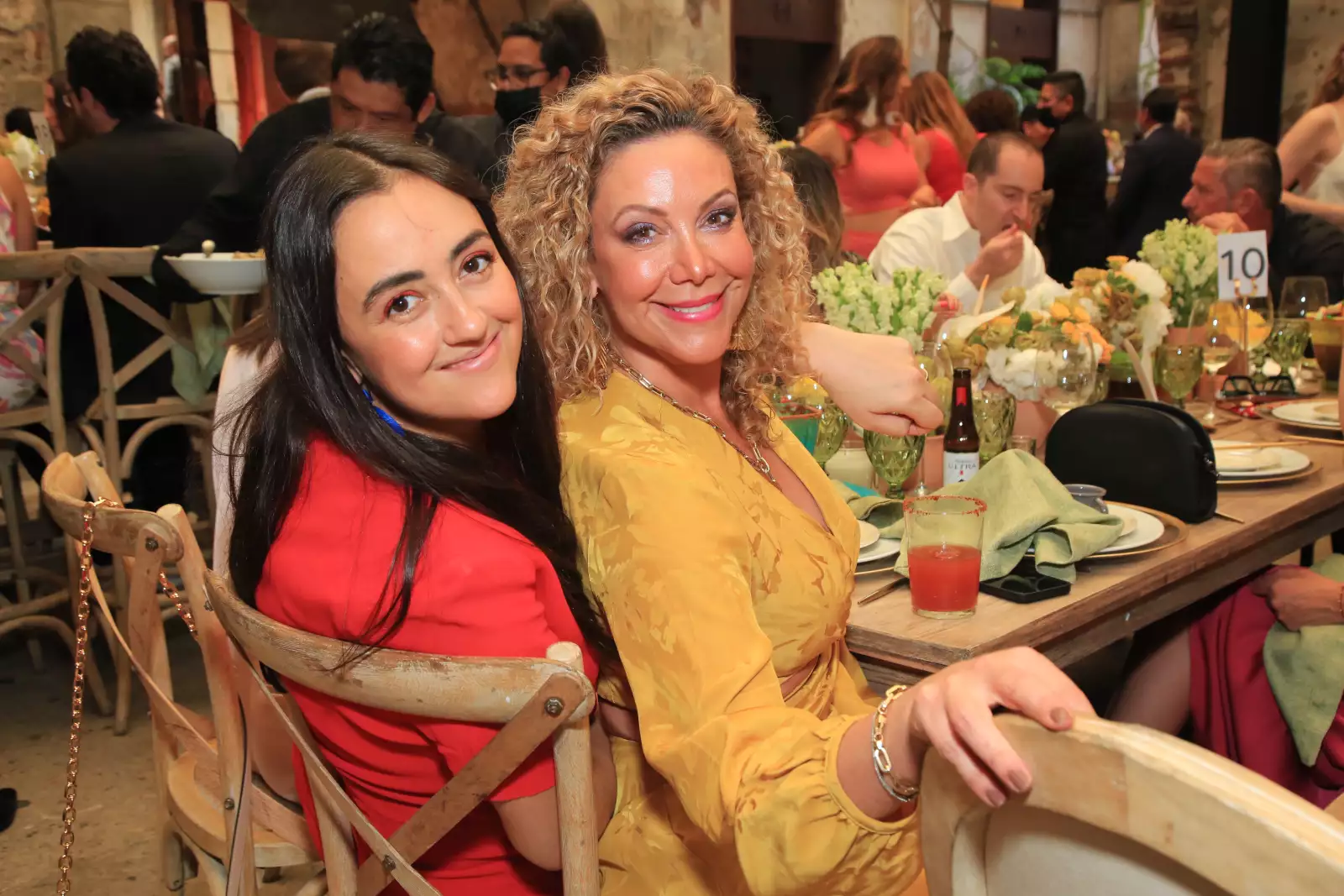 Gaby Galvez y Verónica Noriega 