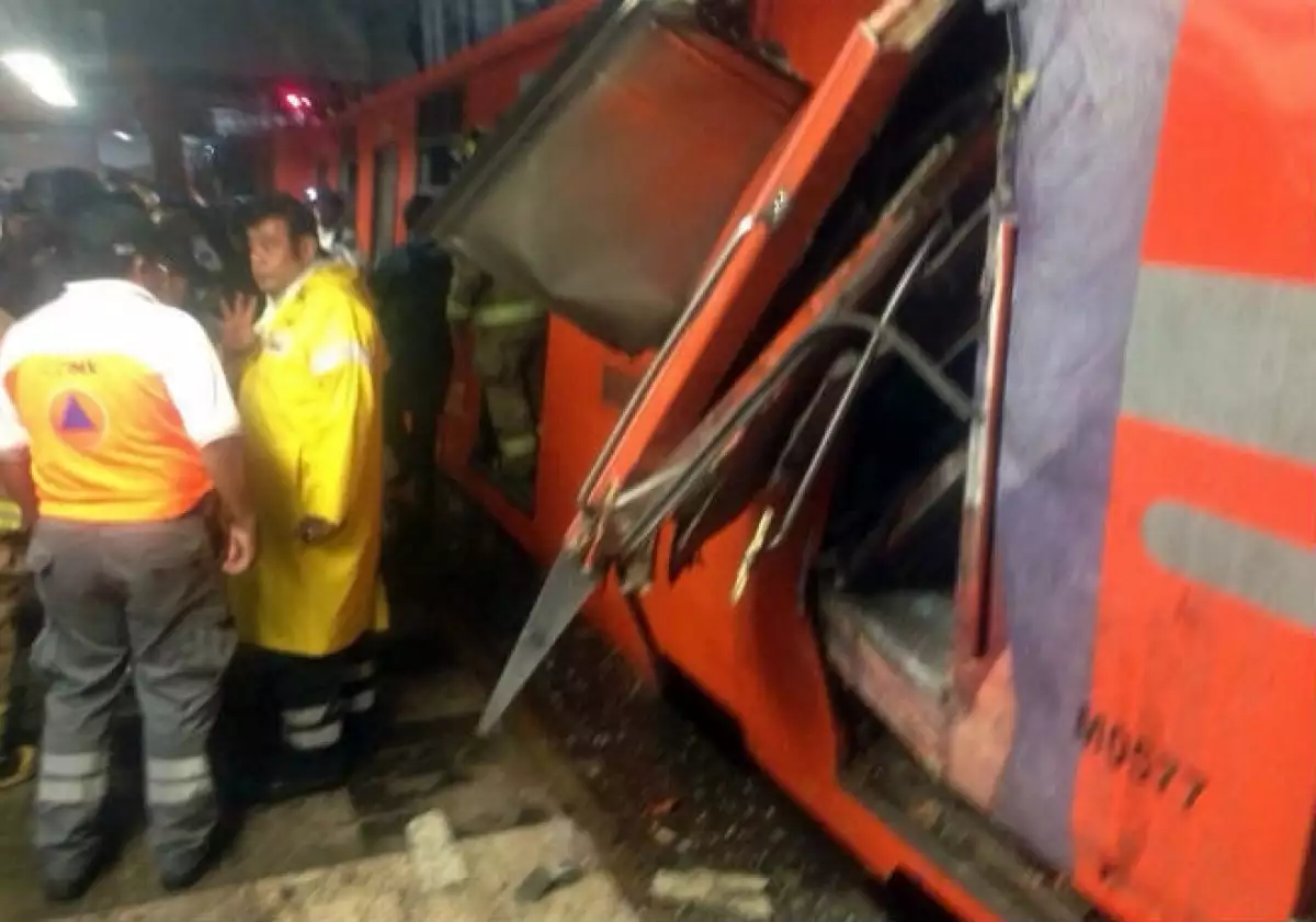 Choque de trenes del Metro en la estación Oceanía