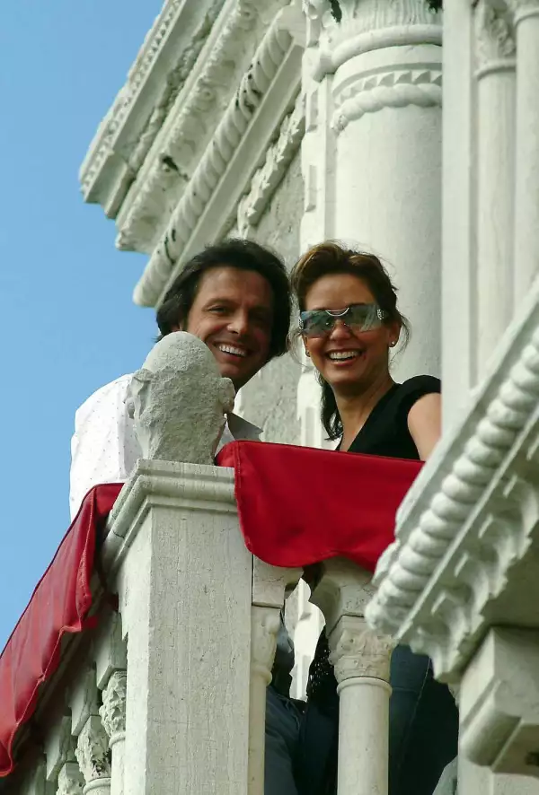 EXC Luis Miguel y Myrka Dellanos en Venecia