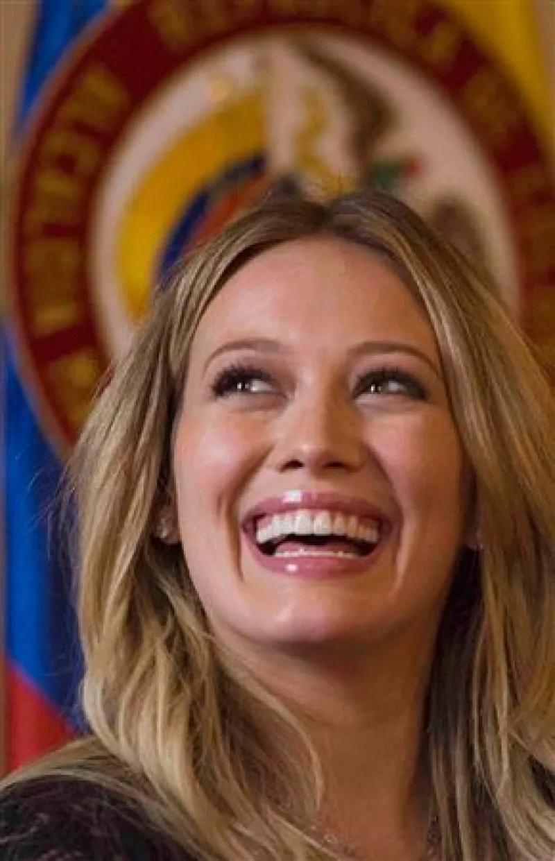 La actriz y cantante llegó el viernes a Bogotá para lanzar el programa Bendiciones en un Morral, con el que repartirá este fin de semana 3.000 morrales a estudiantes de escasos recursos en una escuela