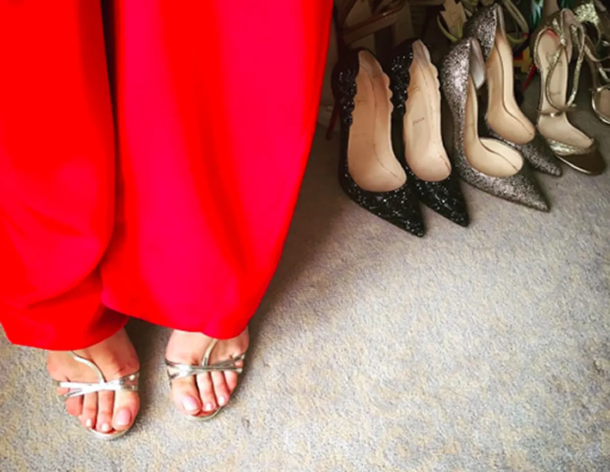Blake uso además joyas de Jennifer Meyer y tacones Louboutin