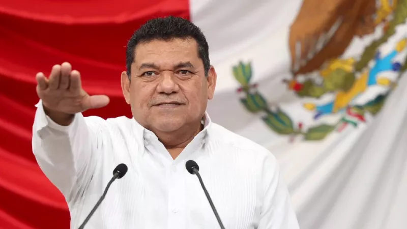 javier-may-toma protesta.jpg