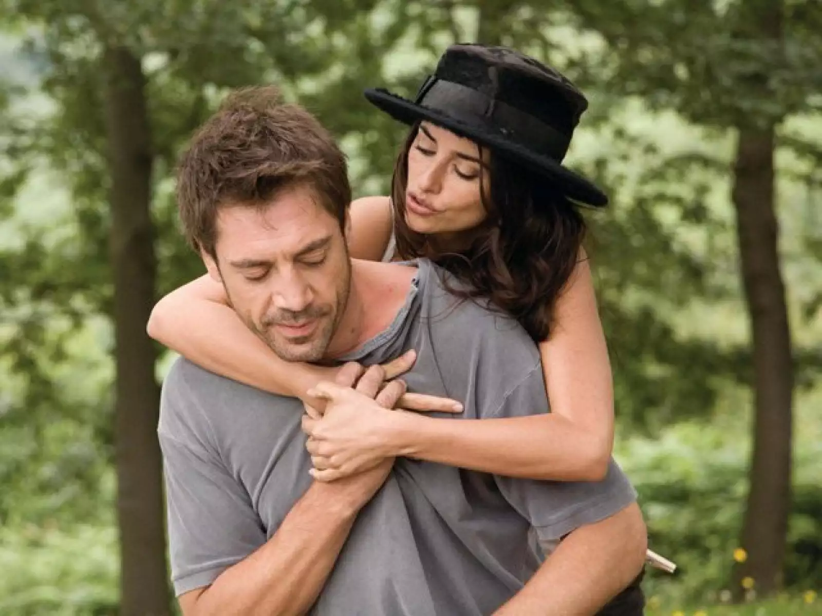 Se espera la llegada de su gran amiga Penélope Cruz y su novio Javier Bardem para presenciar el enlace de la veracruzana con el empresario francés.