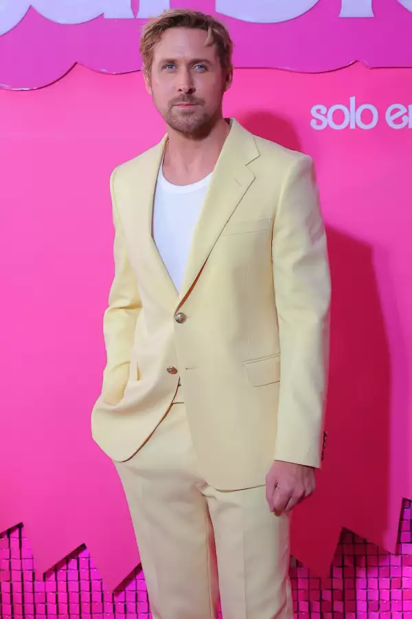 Ryan Gosling en la pink carpet de Barbie en CDMX. 