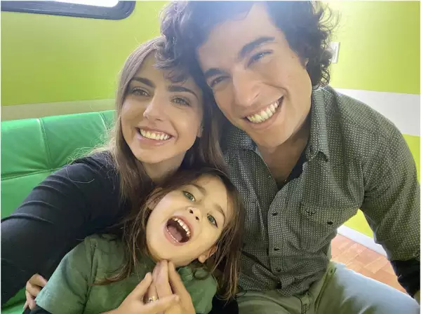 Michelle Renaud y Danilo Carrera