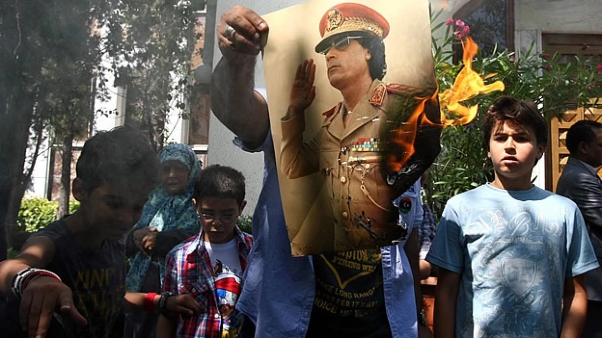 Ninos manifestacion anti Gadhafi Turquia
