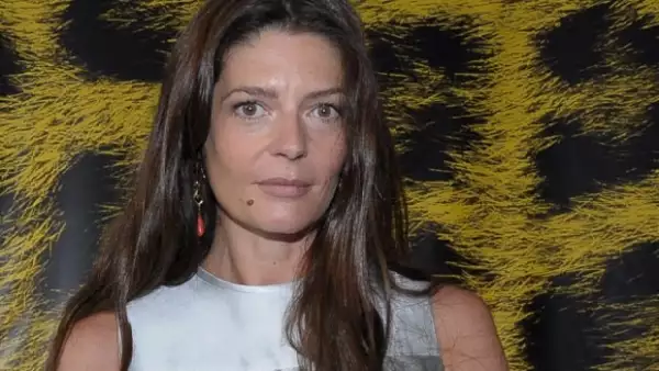 Chiara Mastroianni participa en un filme de contenido altamente eróticoco, donde comparte créditos con elenco que siempre se ha dedicado al cine homosexual y bisexual.