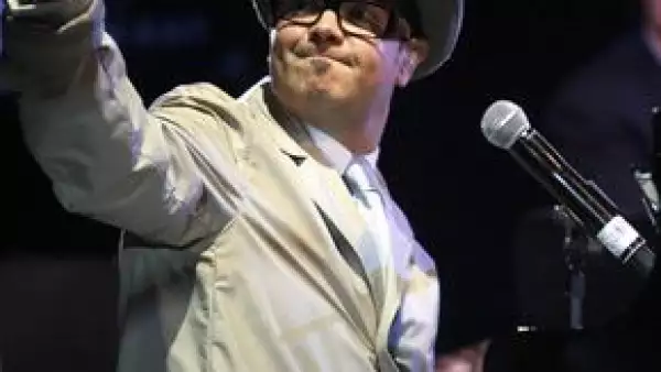 La celebración del cantante fue con un concierto en el Auditorio en compañía de 10 mil personas.