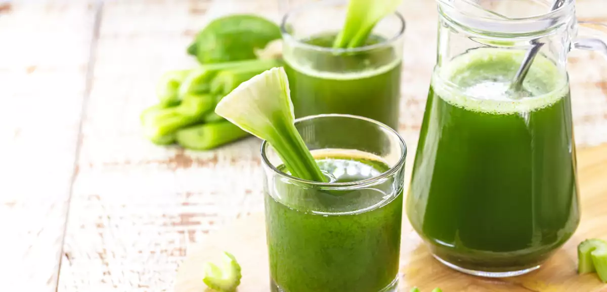 celery smoothie, green juice, natural vegetables.