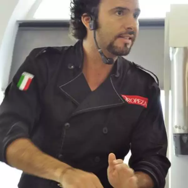 Chef Oropeza en la Planta de Whirlpool