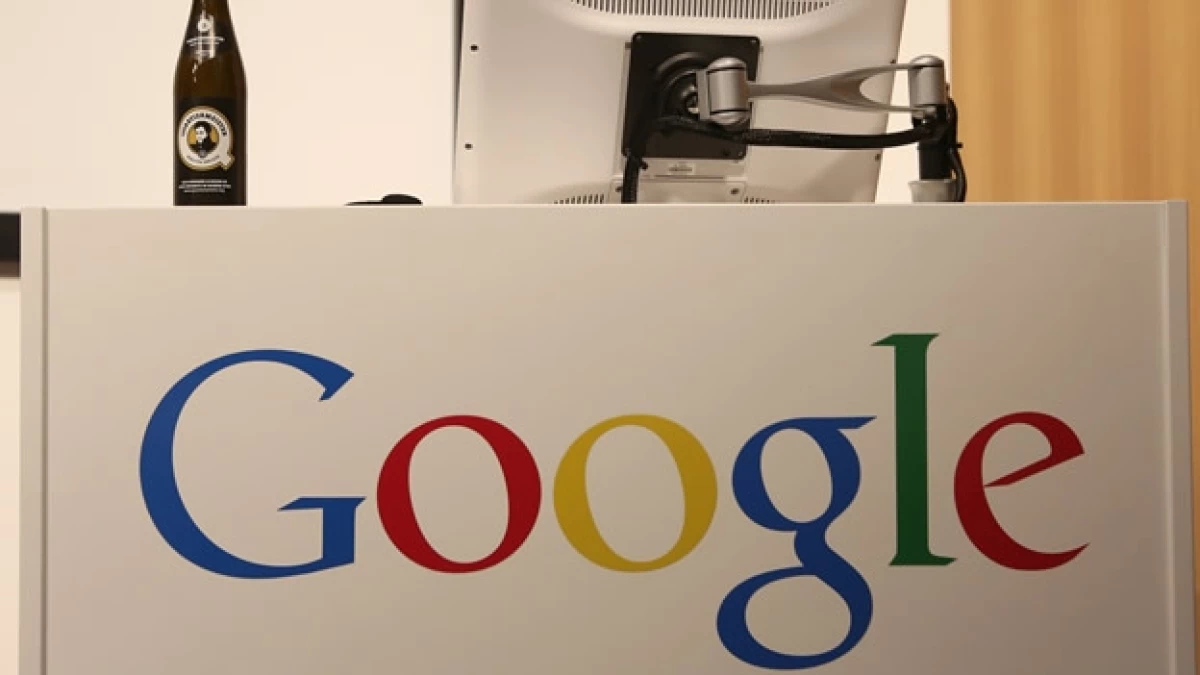 El gigante de la internet Google aseguró mediante un ejecutivo que su principal competidor no es otro buscador en línea