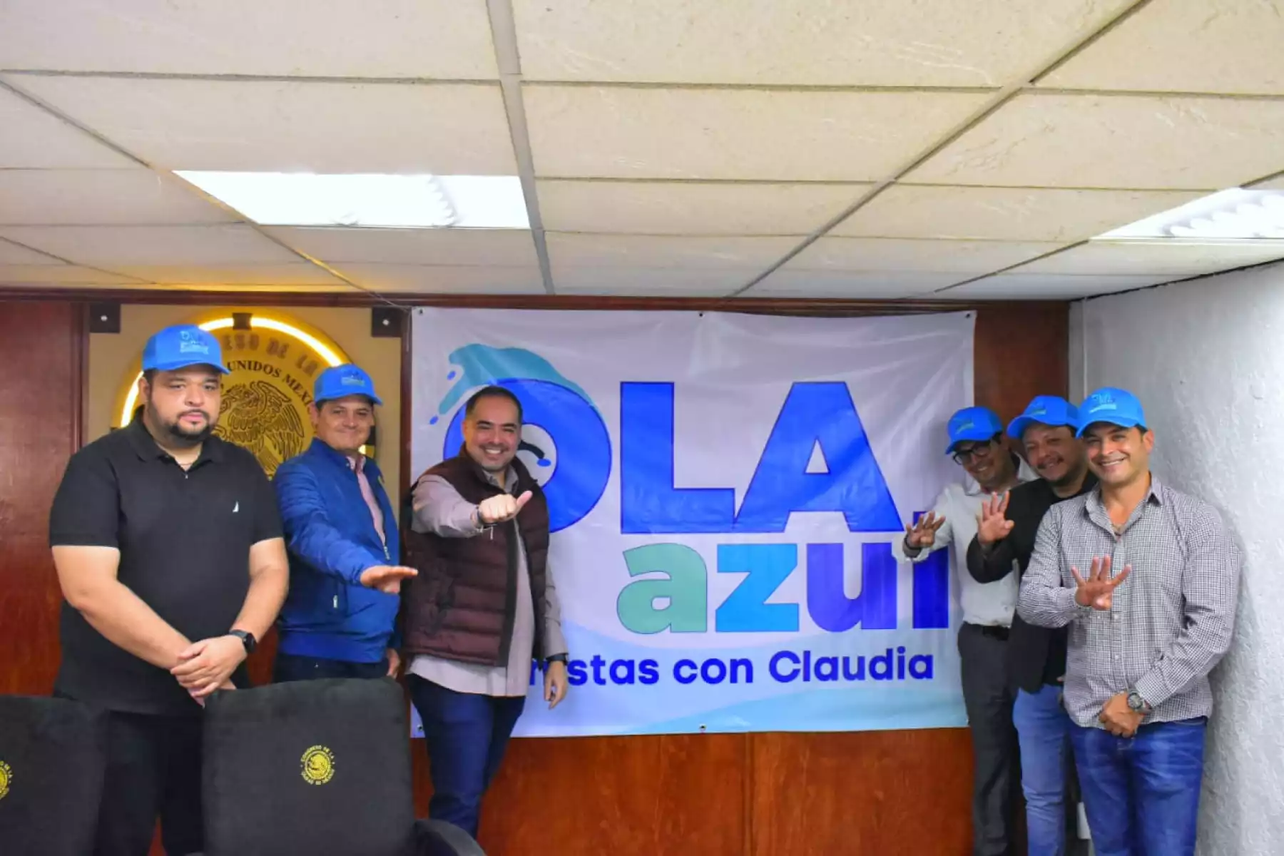 ola azul sheinbaum.jpeg