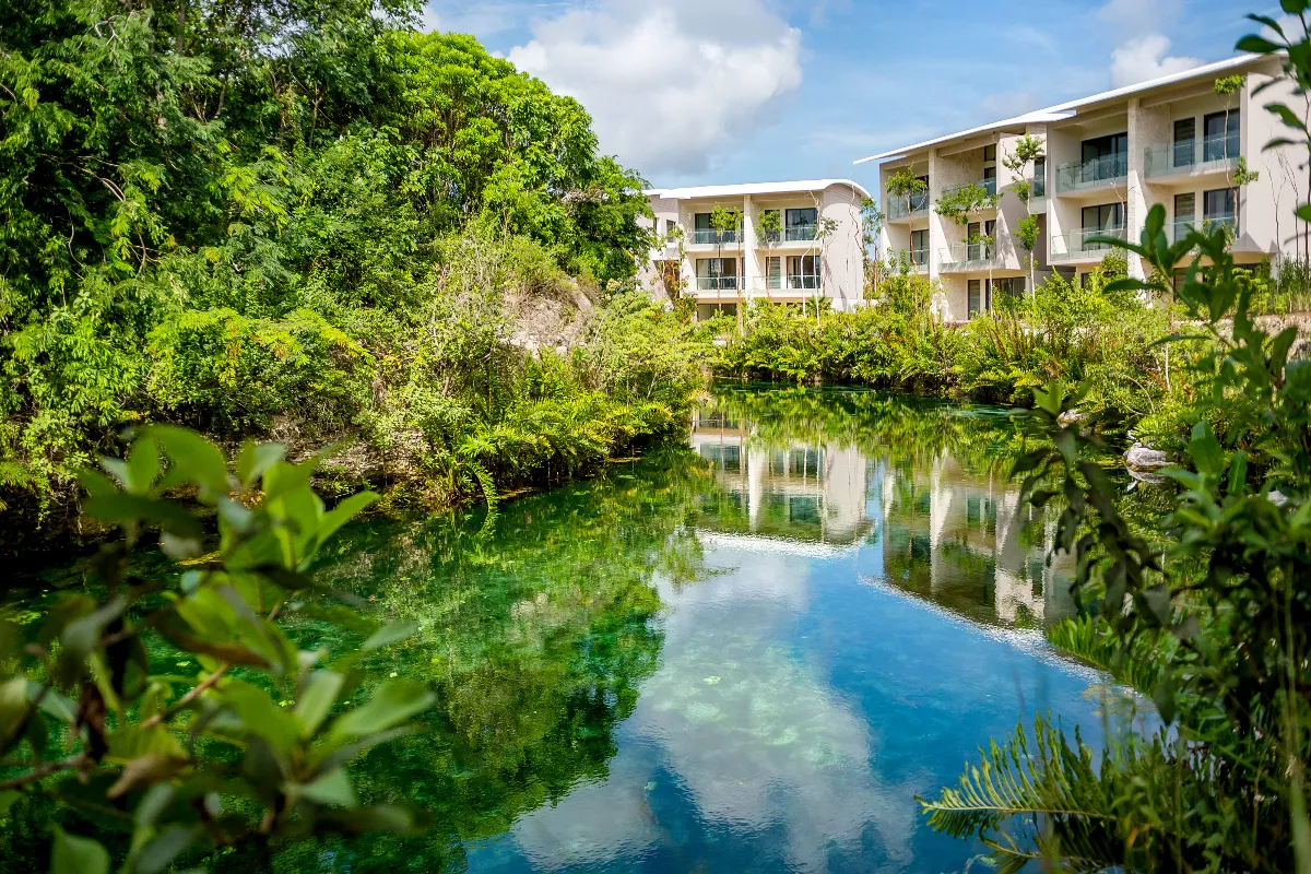 Foto del río interno del hotel Andaz Mayakoba en Riviera Maya