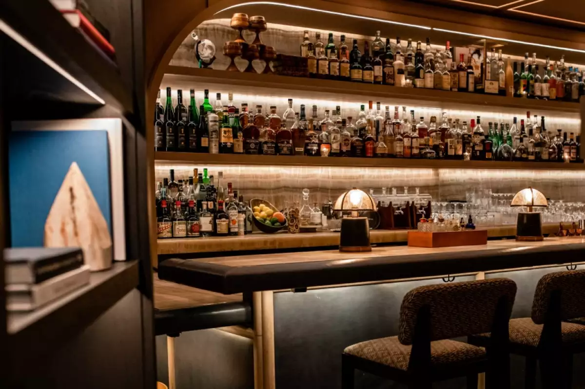 Bandista speakeasy Four Seasons Hotel Houston