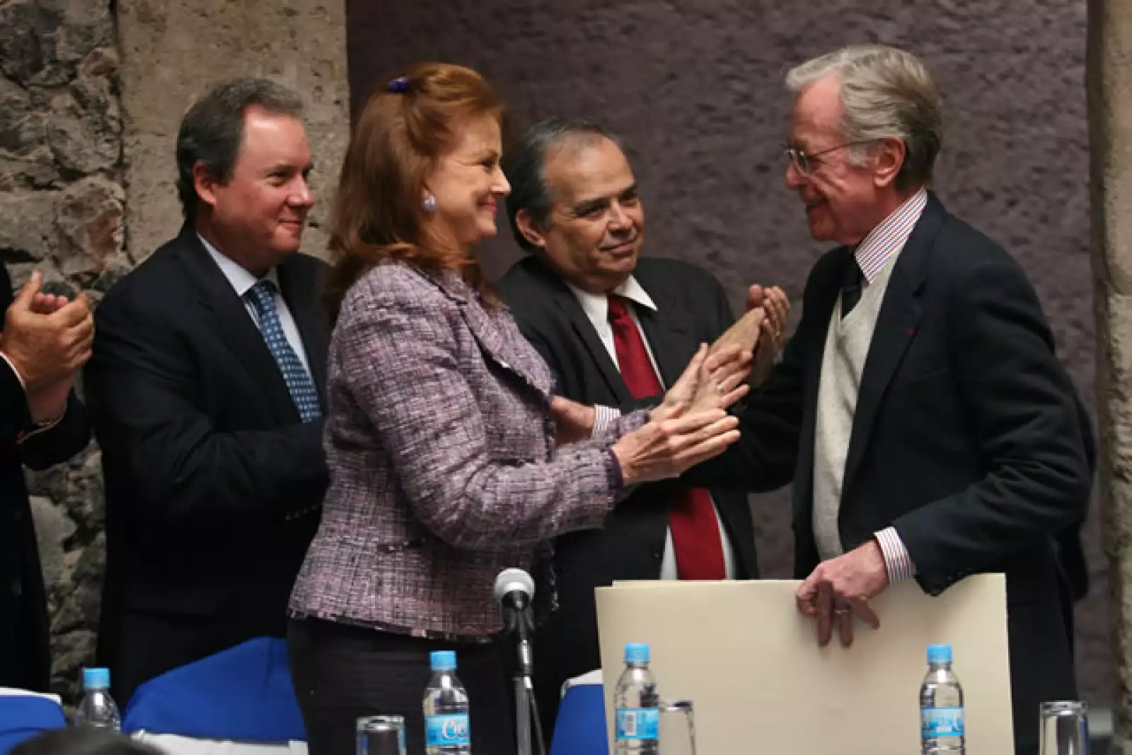 Homenaje a Jacobo Zabludovsky y Leon Davidoff.