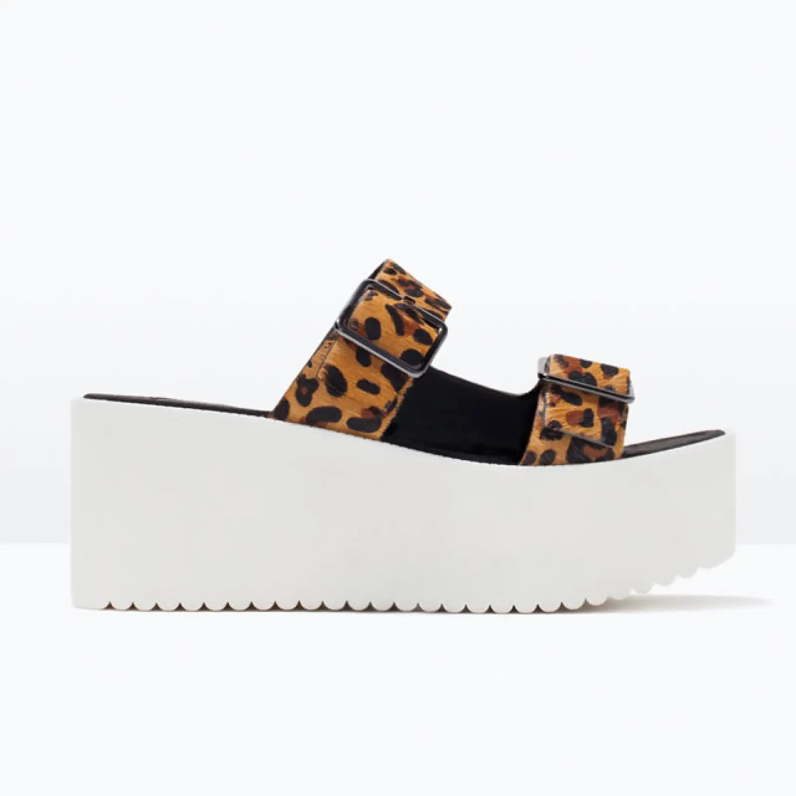 Zara: Cuña Piel Flatworm Print. 499 pesos. Parque Duraznos.