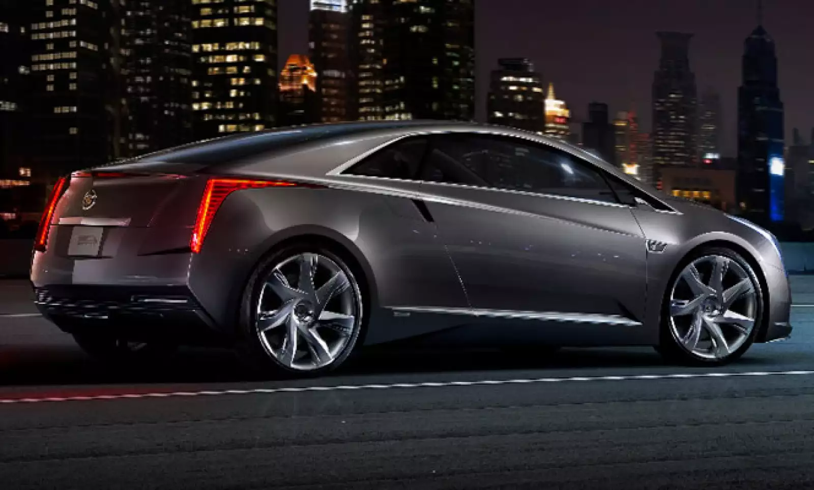 Cadillac presentó su nuevo modelo ecológico, conocido con el nombre de ELR, que contará con un sistema de propulsión eléctrico compuesto por una batería de iones de litio, un motor eléctrico y otro de gasolina de cuatro cilindros.