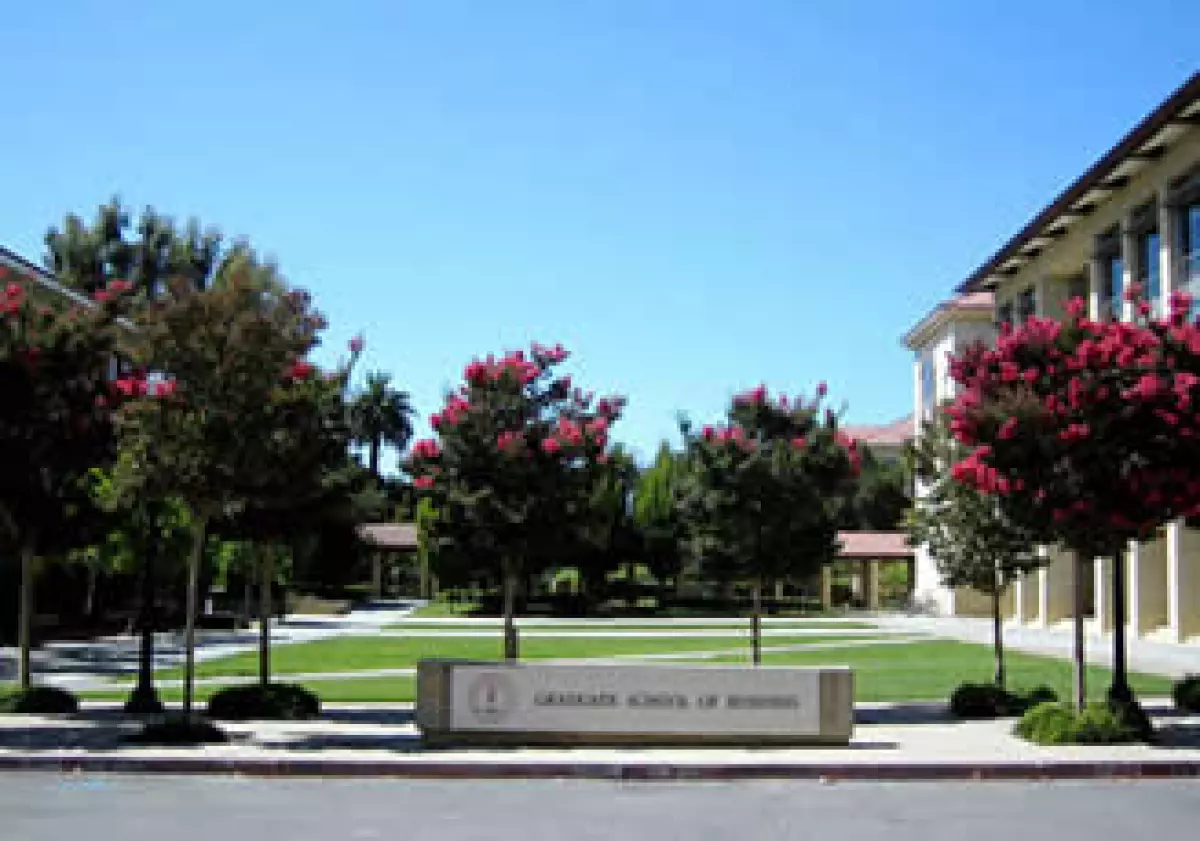 El año pasado, Stanford recibió más de 19 solicitudes por cada una de sus 390 plazas para comenzar clases este otoño. (Foto: Cortesía Fortune)
