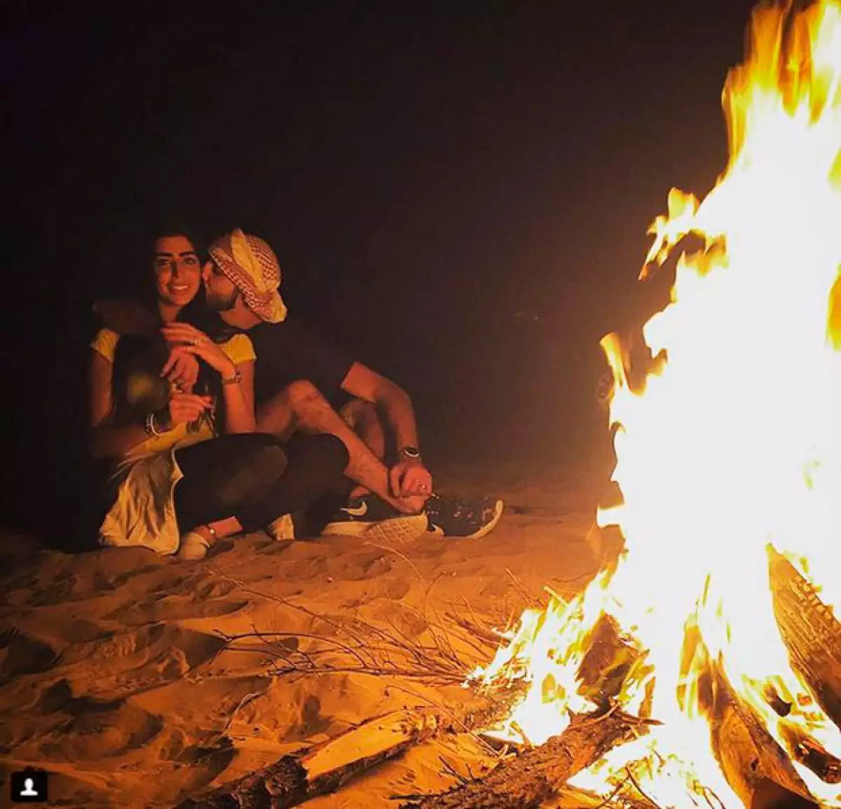 Con esta fotografía el modelo pidió a sus fans respetar su relación.