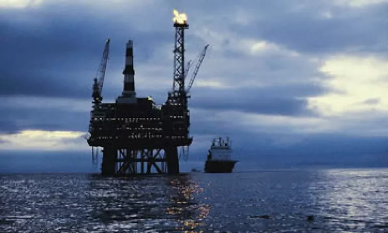 El petróleo operó entre los 95.35 y los 97.87 dólares. (Foto: Thinkstock)