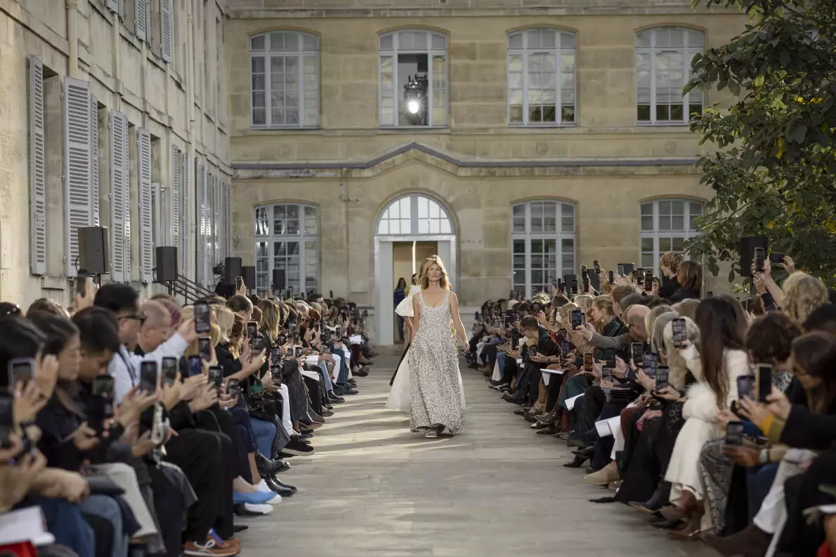 Gabriela Hearst: Runway - Paris Fashion Week - Womenswear Spring/Summer 2026