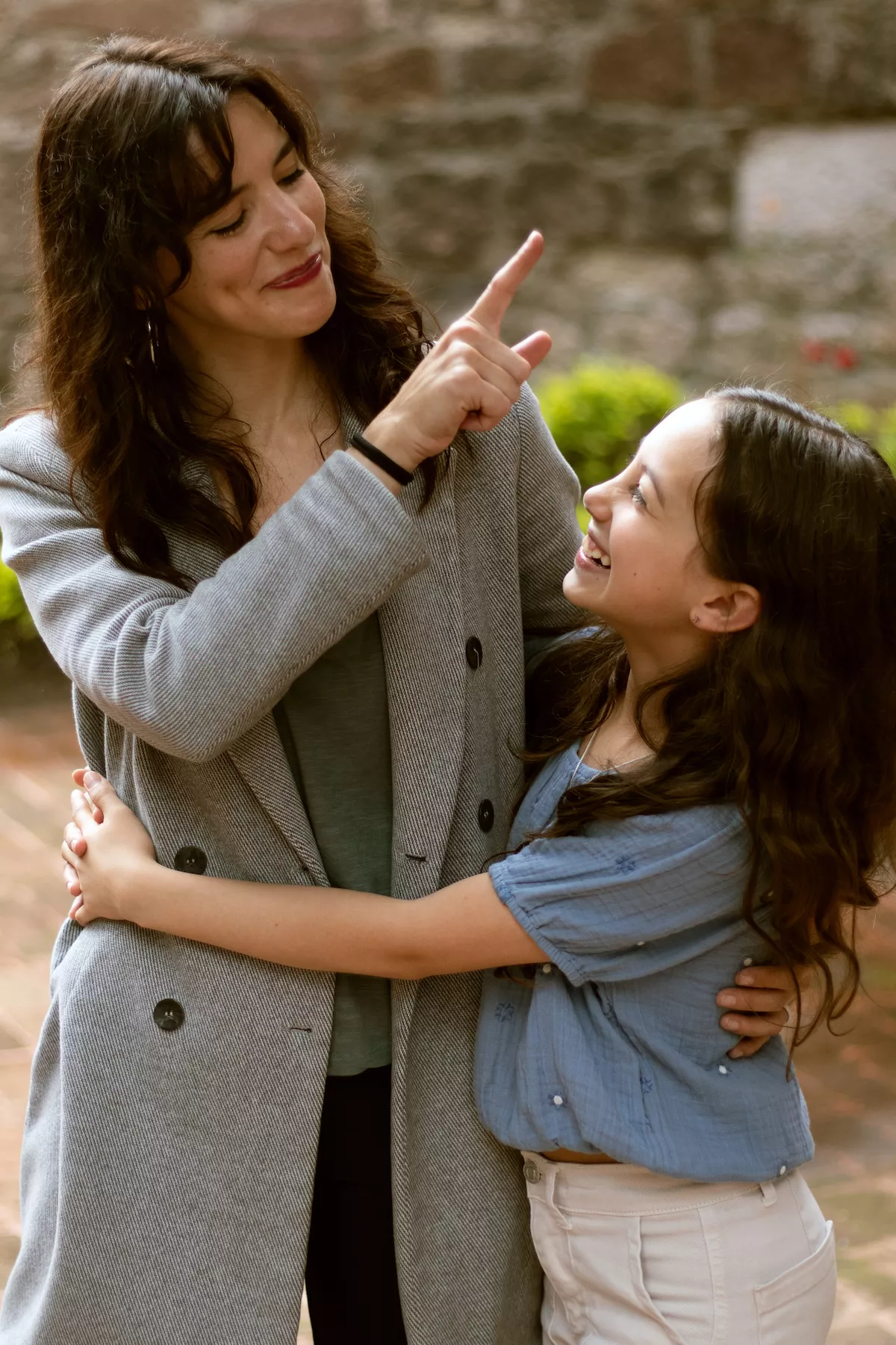Lila Avilés y Naíma Senties, directora y protagonista de Tótem. 