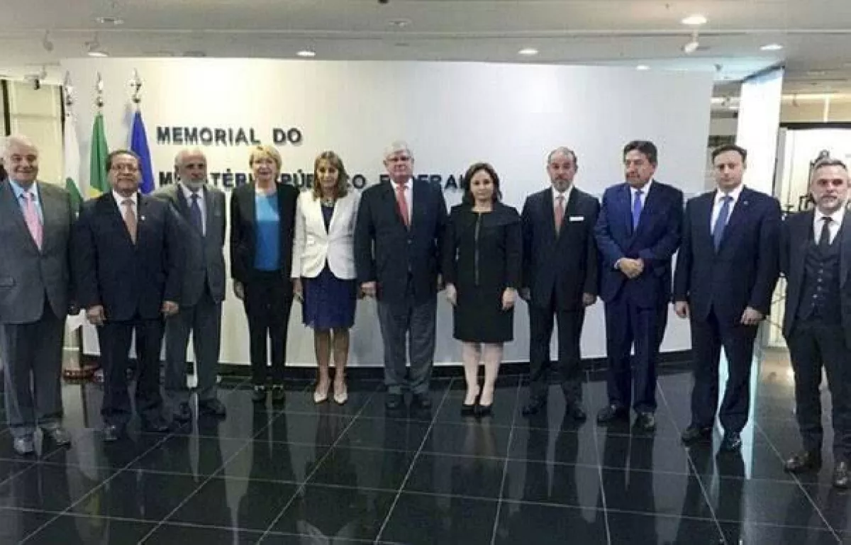 El cónclave de procuradores