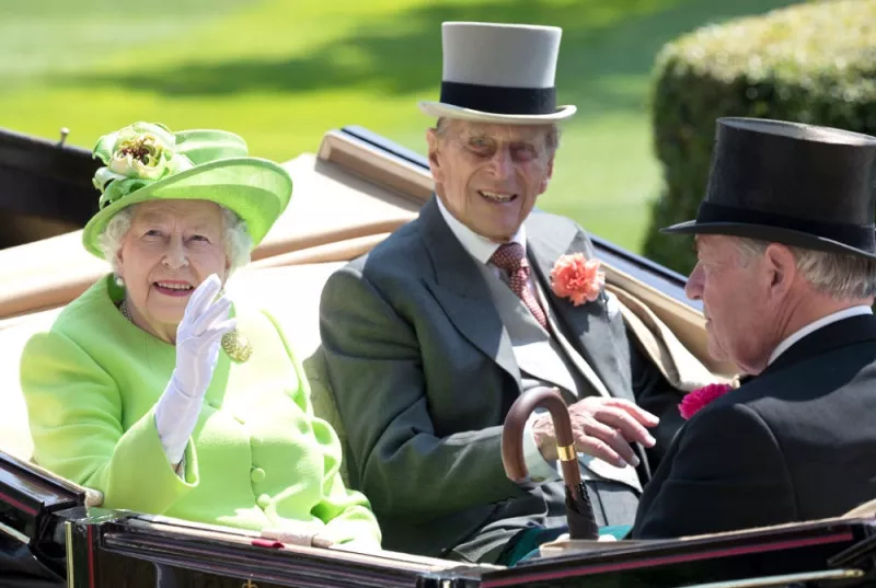 Reina Isabel II y el duque de Edimburgo
