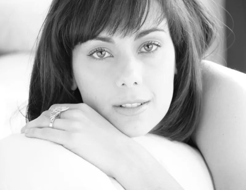 La actriz considera que estudiar la mente humana le ha servido para crear personajes más realistas; este año prepara el estreno de dos películas, "Nos vemos Papá" y "El fantástico mundo de Juan Orol".